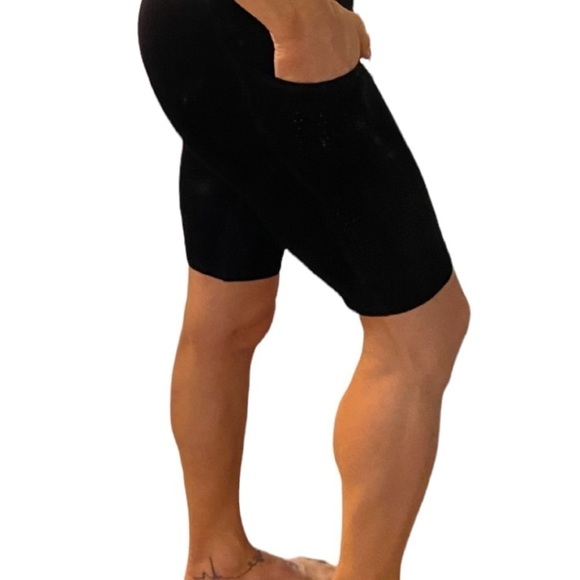NWTFabletics Discontinued Compression, High-Waisted SculptKnit® Pocket Short NEW - Picture 1 of 13